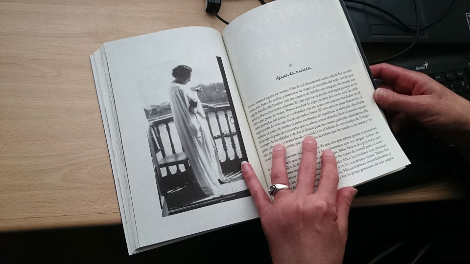 Foto del libro abierto en el capítulo 15
